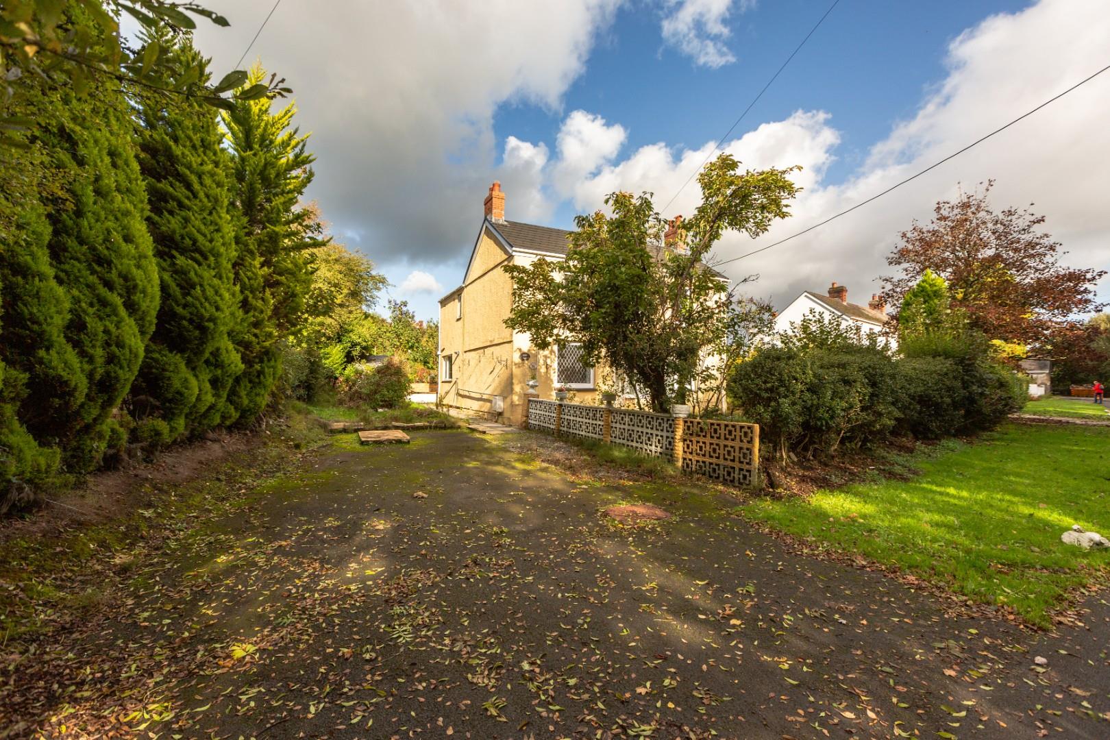 Dukefield, Three Crosses, Swansea, SA4 3PS